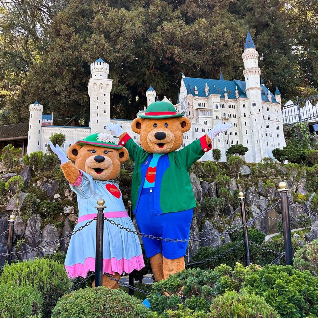 Mini Mundo Gramado, parque de miniaturas coloridas e detalhadas, cenário perfeito para fotos Instagramáveis.